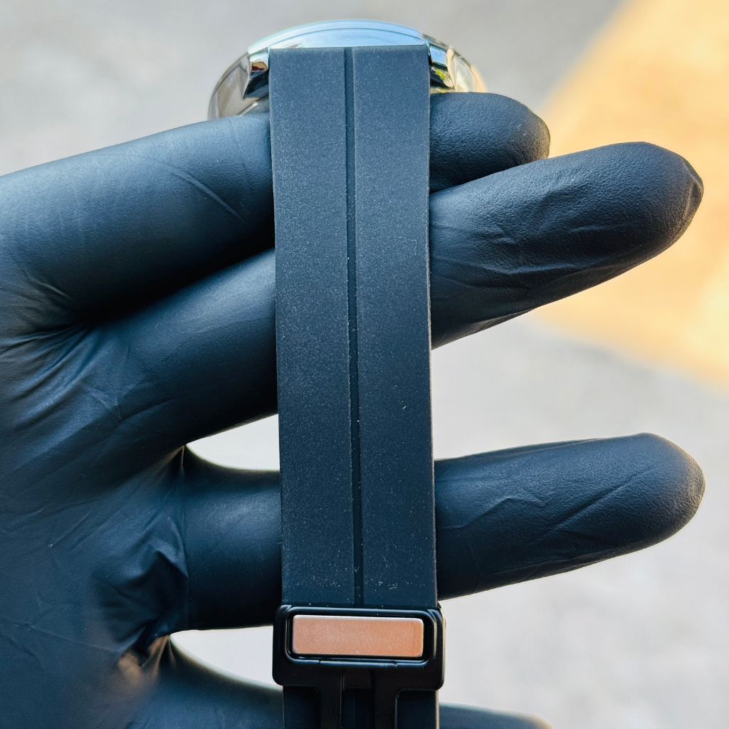 FT Skeleton Gray Black Rubber strap with magnet